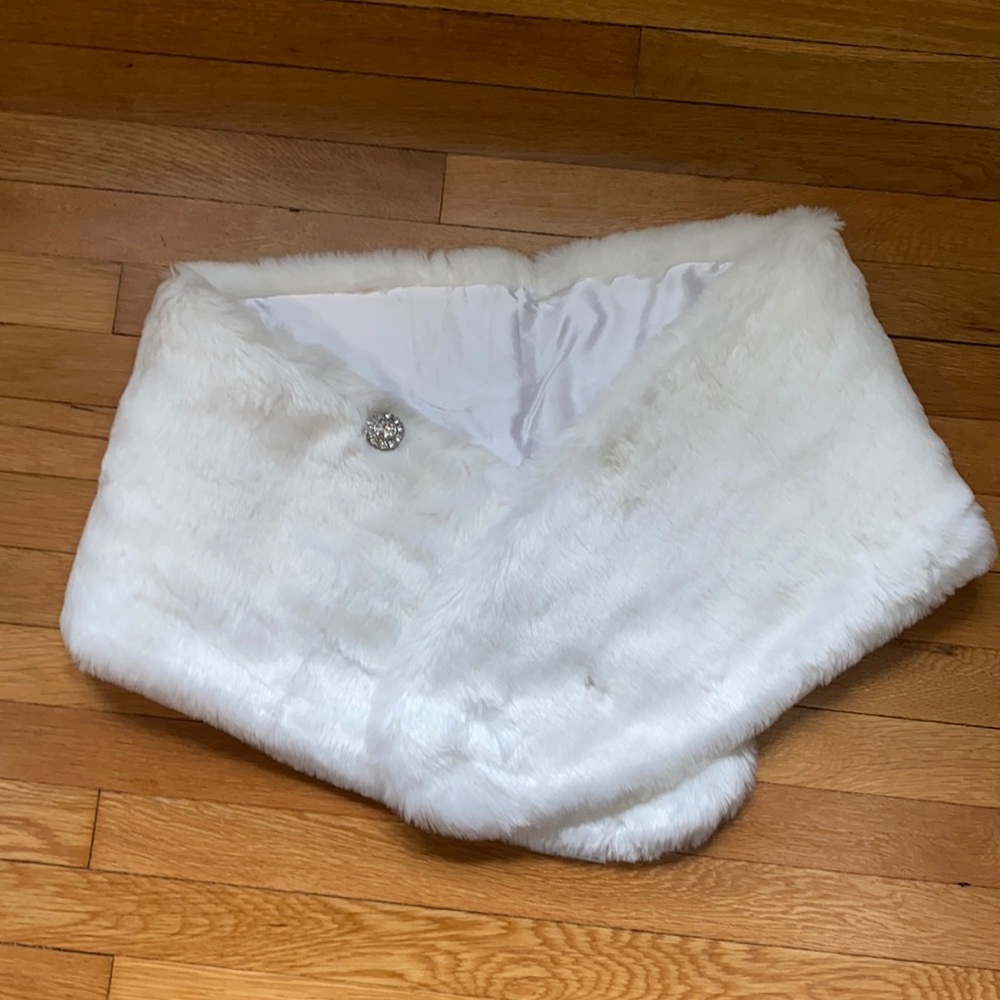 David’s Bridal Woman Faux Fur Shawl